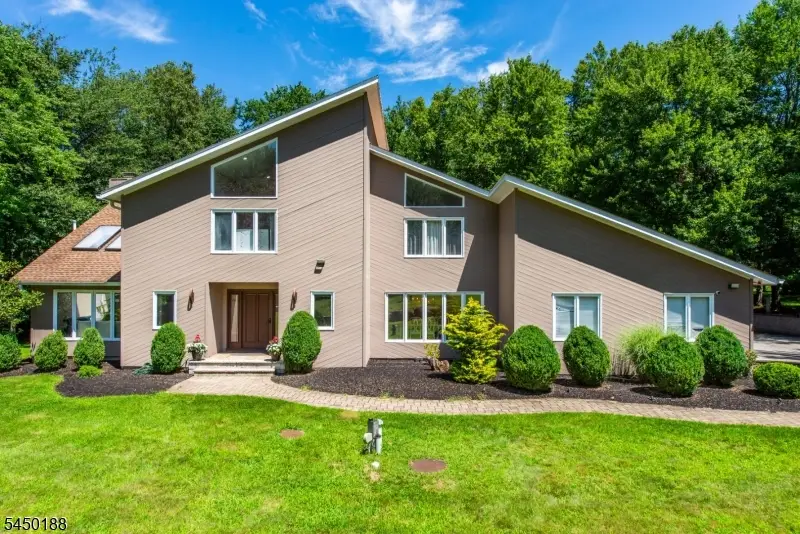 11 Vista Dr, Rockaway, NJ 07005 - #1