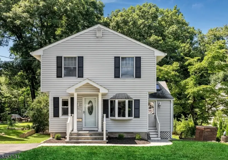 19 Edgewood Rd, Ringwood, NJ 07456 - #1