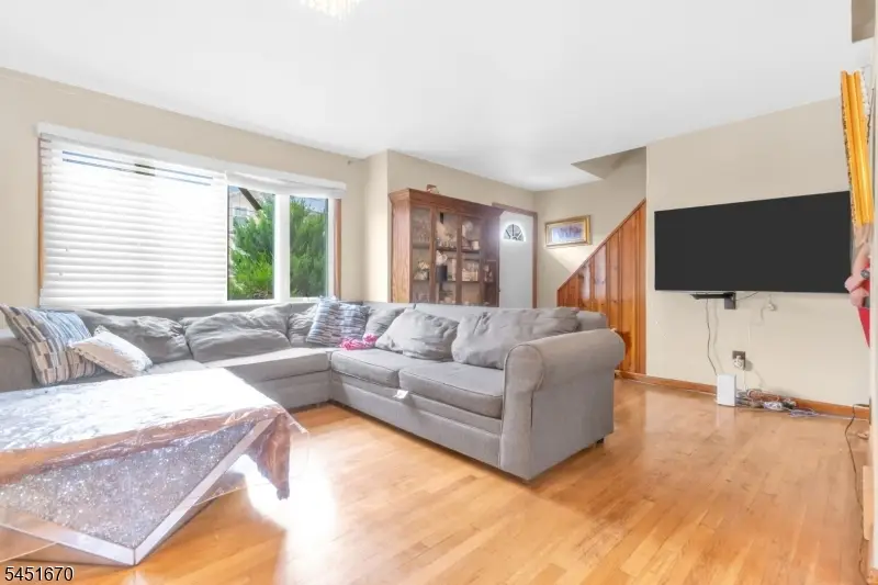 637 Britton St, Elizabeth, NJ 07202 - #3