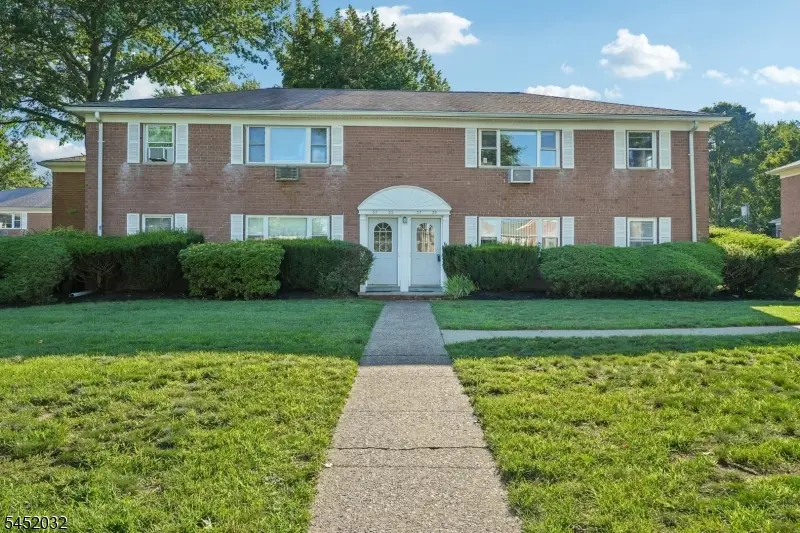39 Manchester Ct, Wayne, NJ 07470 - #1
