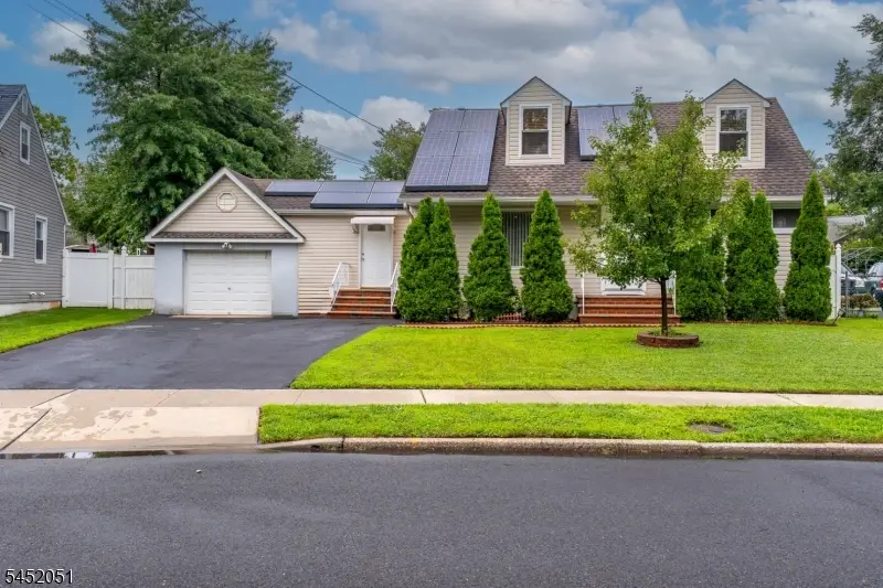 108 Independence Dr, Roselle, NJ 07203 - #1
