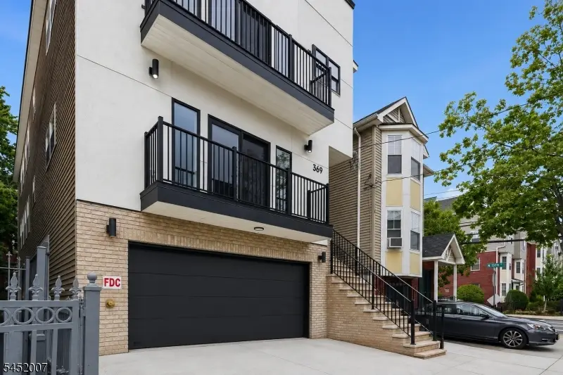 369 6th Ave, Newark, NJ 07107 - #2
