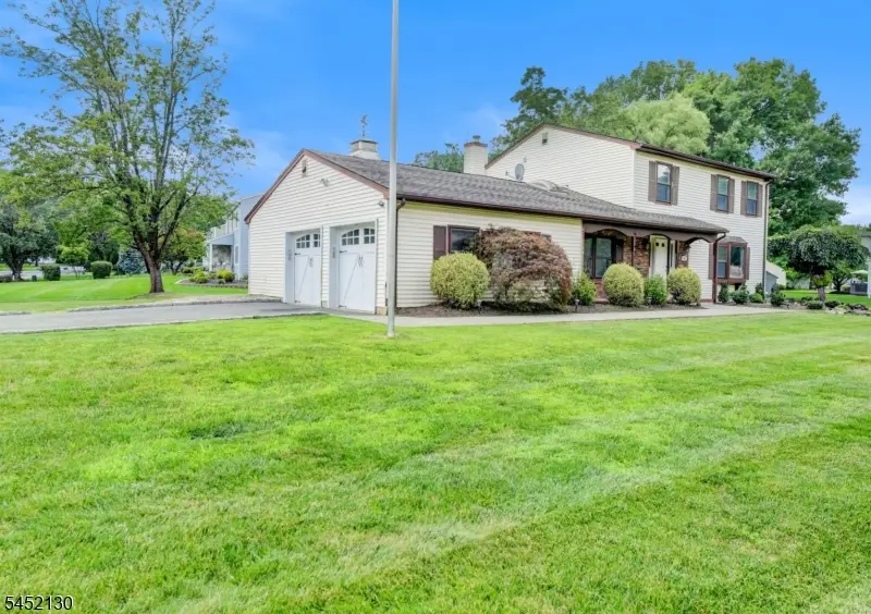 11 Fox Run Dr, East Hanover, NJ 07936 - #2