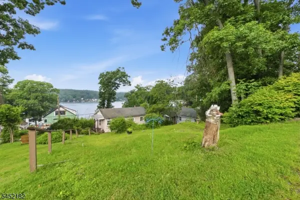 22 Alpine Dr, Jefferson Twp., NJ 07849