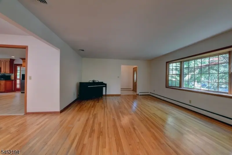 34 Knoll Rd, Wayne, NJ 07470 - #2