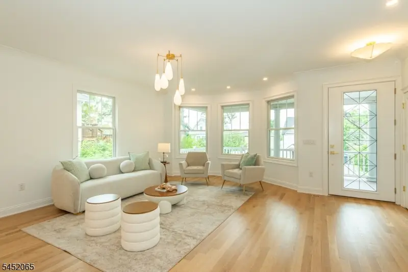 28 Mountain Ave, Summit, NJ 07901 - #3