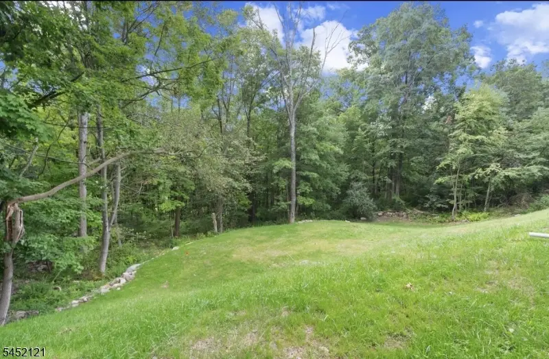 912 Spruce Trl, Crandon Lakes, NJ 07860 - #2