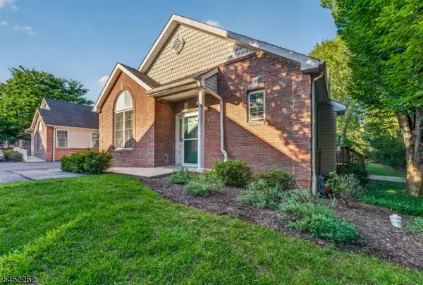 5 Indian Plantation St, Raritan Twp., NJ 08822