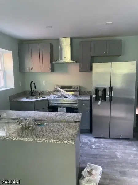 24 Sanford St, Trenton, NJ 08618 - #3