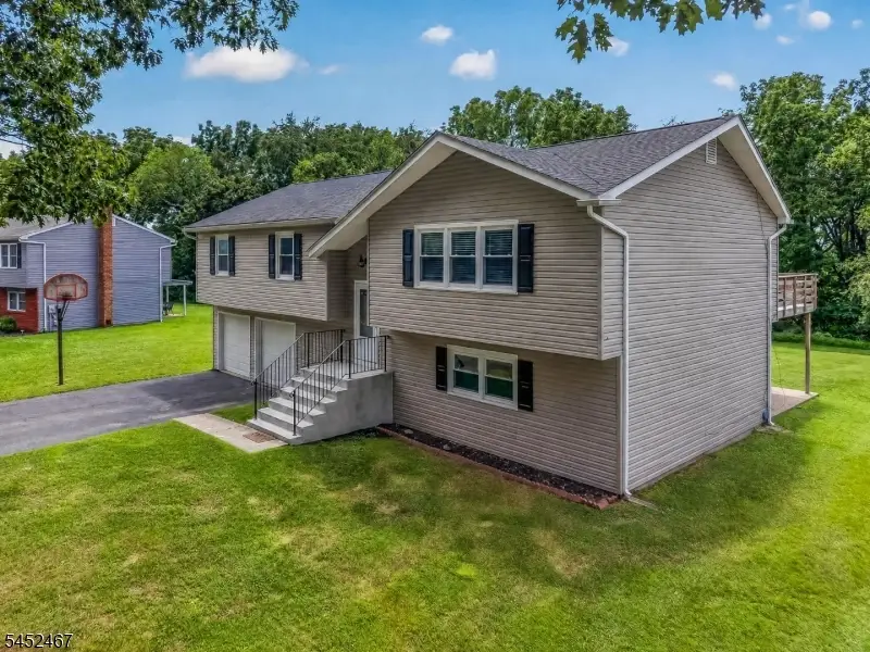 30 Wordsworth Ln, Lopatcong, NJ 08865 - #2