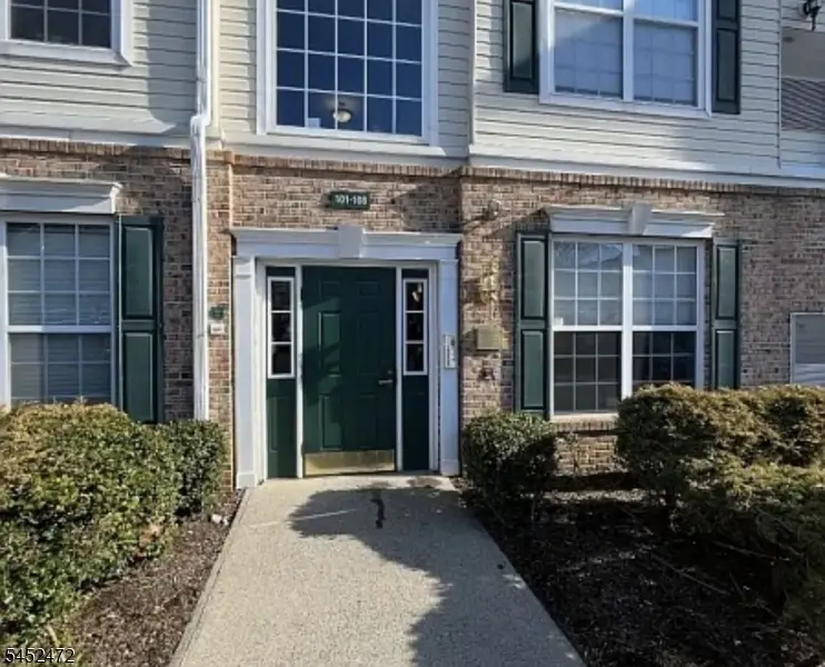 101 Limerick Ln, Lopatcong, NJ 08865 - #1