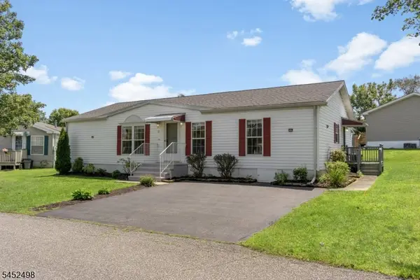 3 Lantern Ln, White Twp., NJ 07823