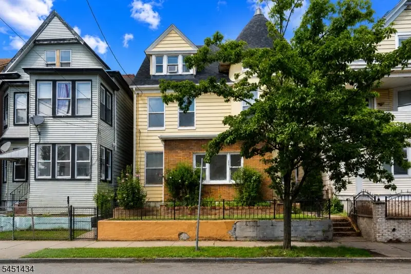 239 17th Ave, Paterson, NJ 07504 - #1