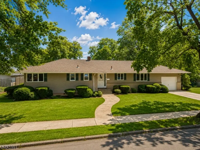 181 Princeton Ave, Rahway, NJ 07065 - #1