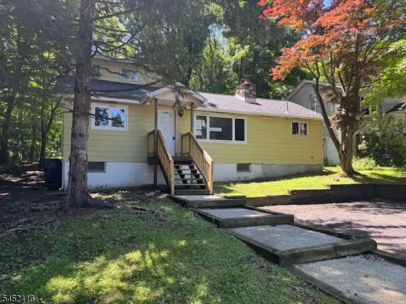 304 E Lakeshore Dr, Highland Lakes, NJ 07422 - #1