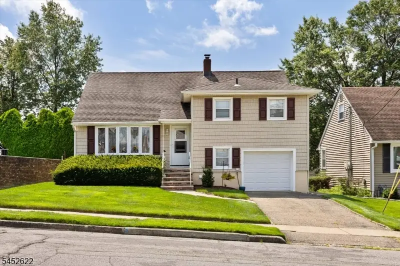 11 Landis Pl, Clifton, NJ 07013 - #1