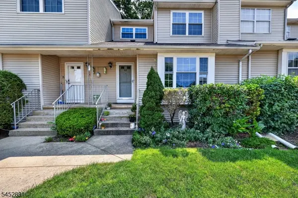 65 Freemont Ct, Franklin Twp., NJ 08873
