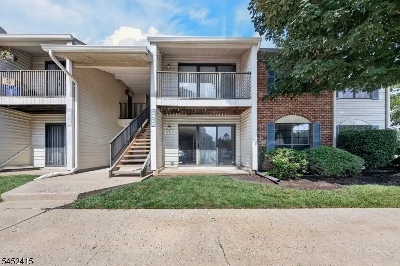 60 Taylor Dr, Franklin Park, NJ 08823 - #3