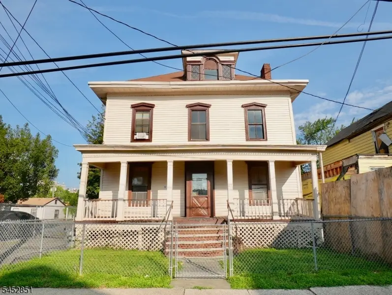 27 Augusta St, Irvington, NJ 07111 - #1
