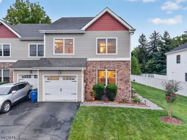 10 Riverside Dr, Clinton Town, NJ 08809