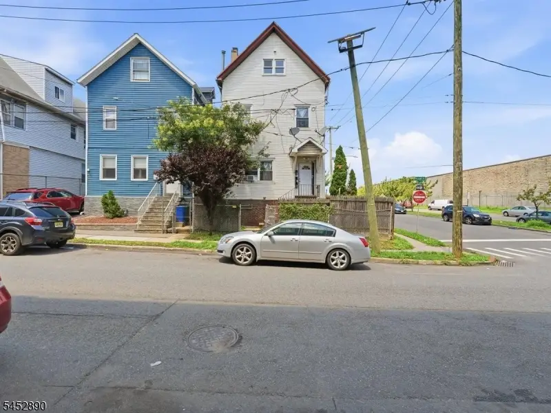 132 4th St, Elizabethport, NJ 07206 - #1