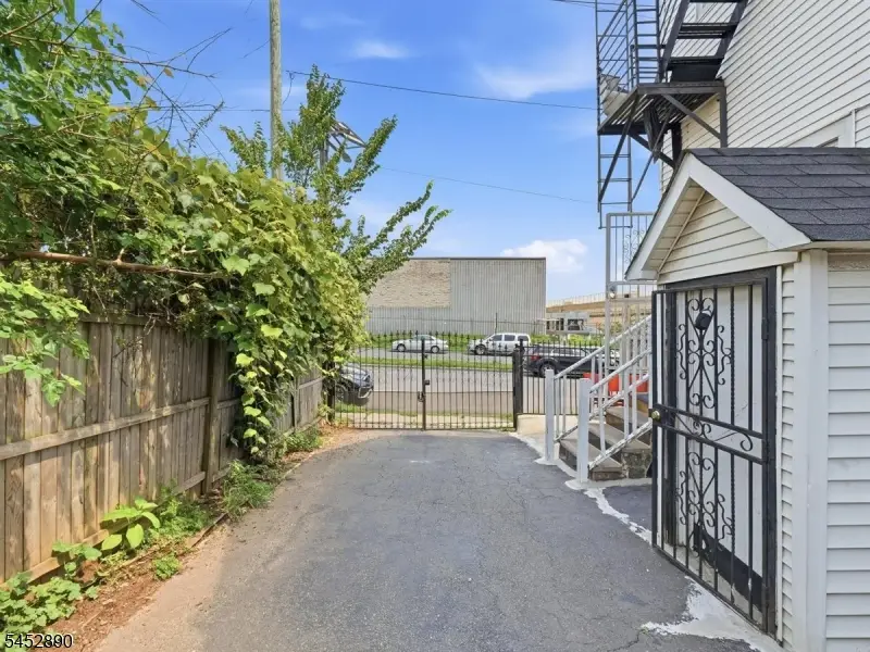132 4th St, Elizabethport, NJ 07206 - #2