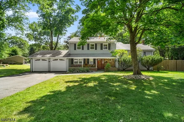 6 Hepworth Ct, West Orange Twp., NJ 07052