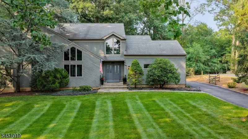 8 Cayuga Way, Lyons, NJ 07920 - #2