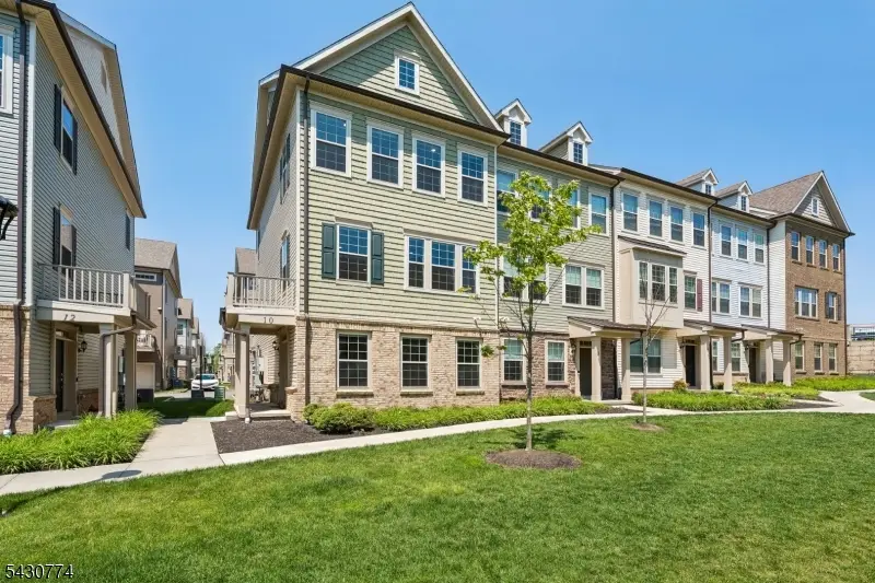10 Cortland Ct, Livingston, NJ 07039 - #1