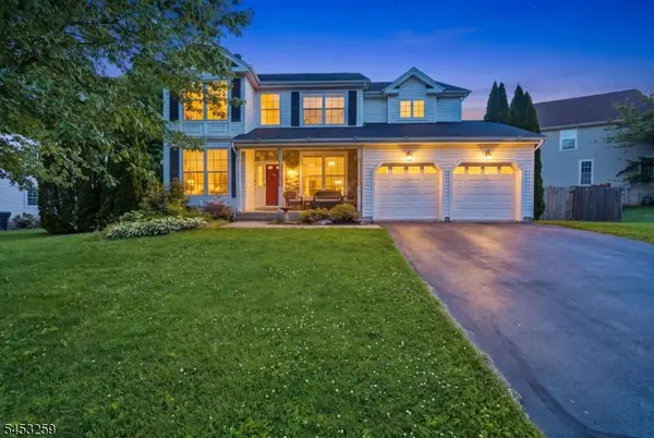 44 Haze Way, Lopatcong Twp., NJ 08865