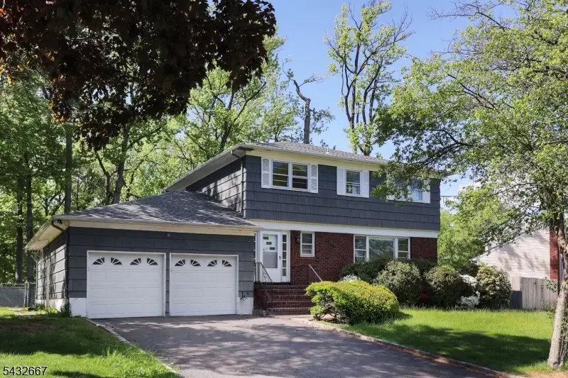 21 Saint Germain Dr, Clark, NJ 07066 - #2