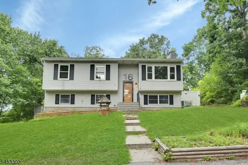 16 Essex Rd, Wantage, NJ 07461 - #1
