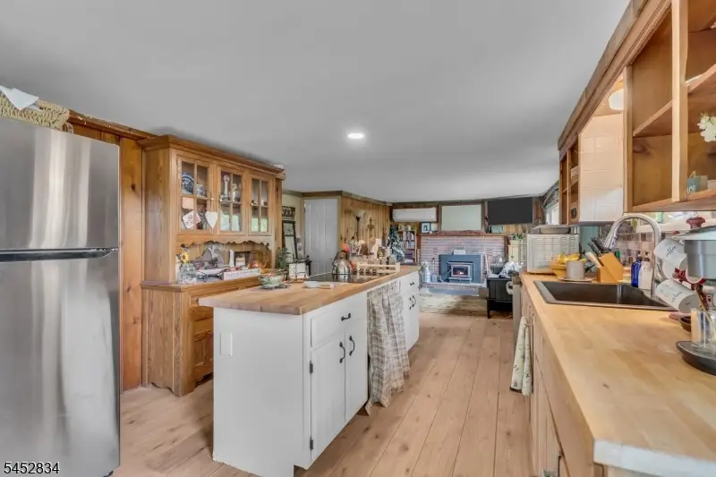 20 Plaza Dr, Crandon Lakes, NJ 07860 - #1