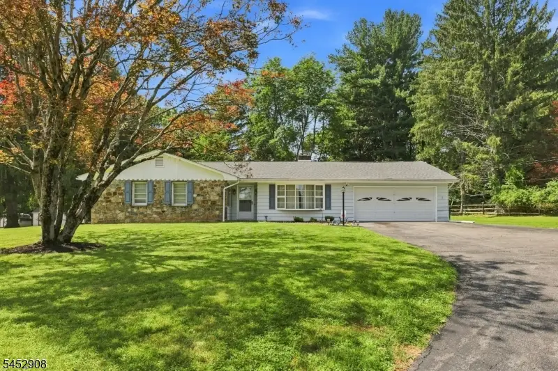 7 Brantwood Ter, Beattystown, NJ 07840 - #1