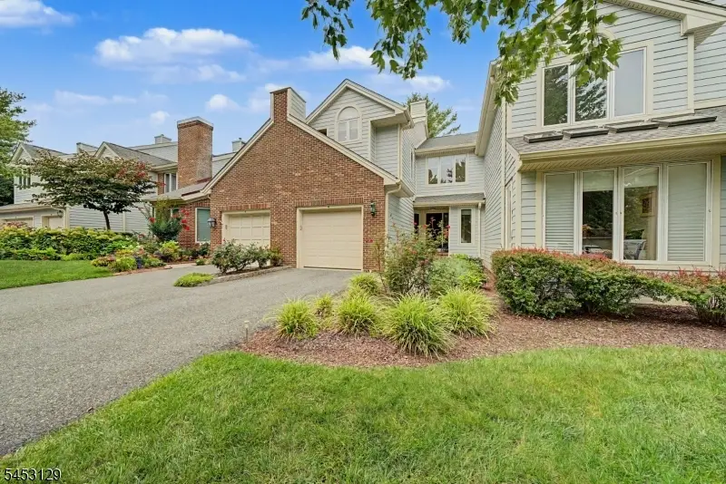 4 Jesse Ct, Montville, NJ 07045 - #3