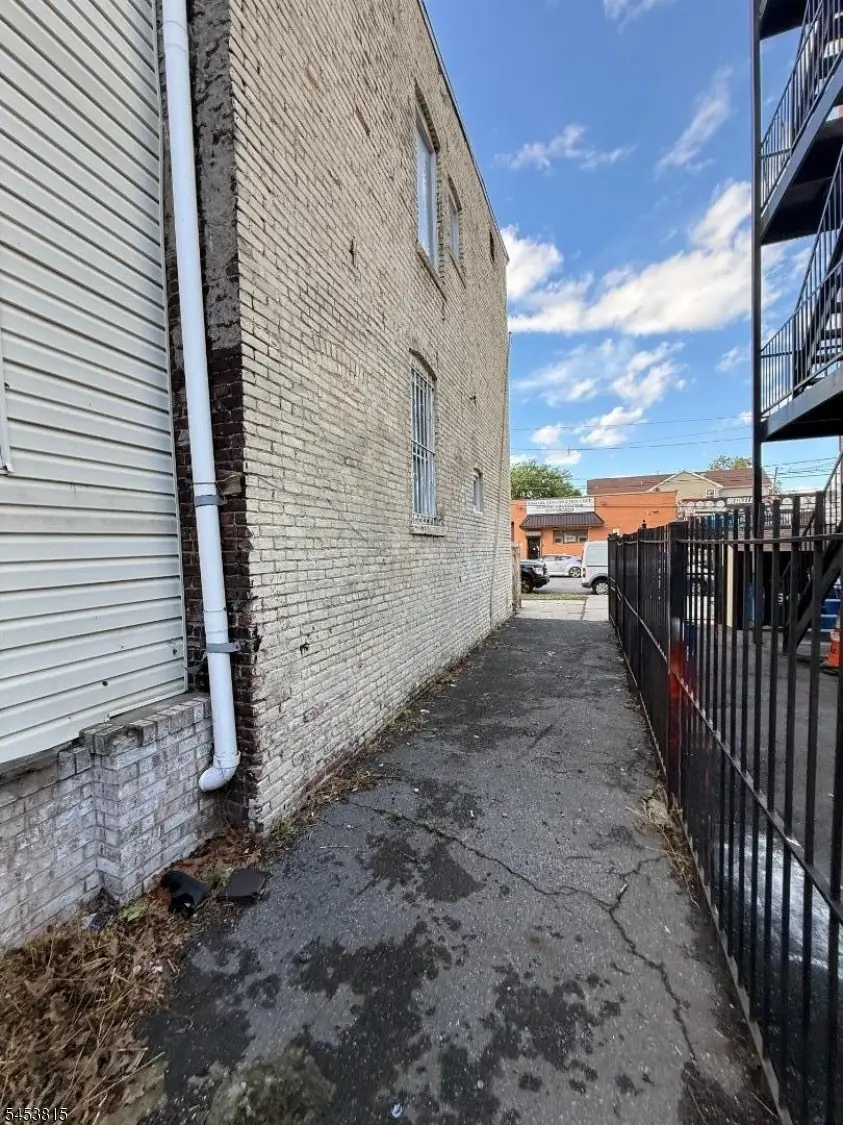 210 Berkeley Ave, Newark, NJ 07107 - #3
