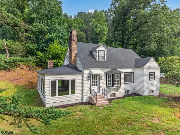 28 Dogwood Ln, Washington Twp., NJ 07882