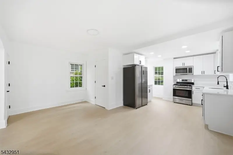 89 High St, Newton, NJ 07860 - #2