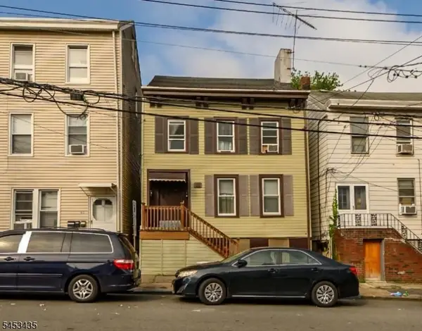 160 Mill St, Paterson City, NJ 07501