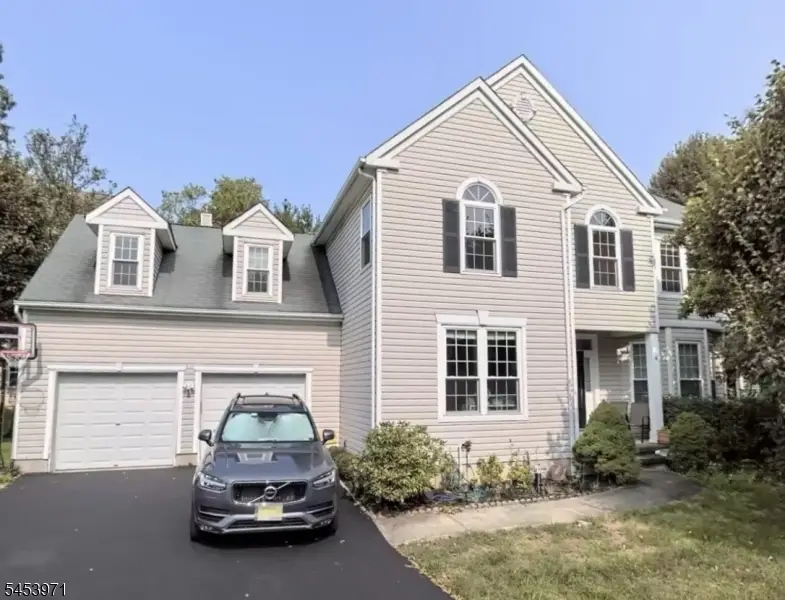 4 Revere Dr, The Hills, NJ 07920 - #1