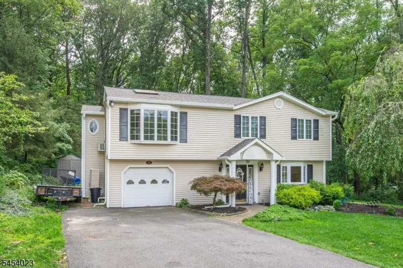 42 Scenic Dr, Green, NJ 07821 - #3