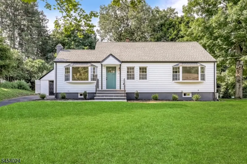 924 Franklin Ave, Franklin Lakes, NJ 07417 - #1