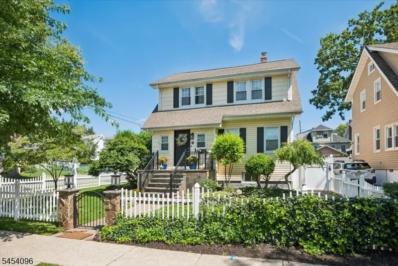 211 Walnut Ave, Bogota, NJ 07603 - #3