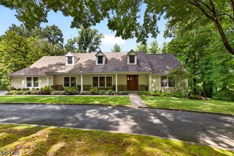 26 Stone Fence Rd, Bernardsville, NJ 07924 - #1