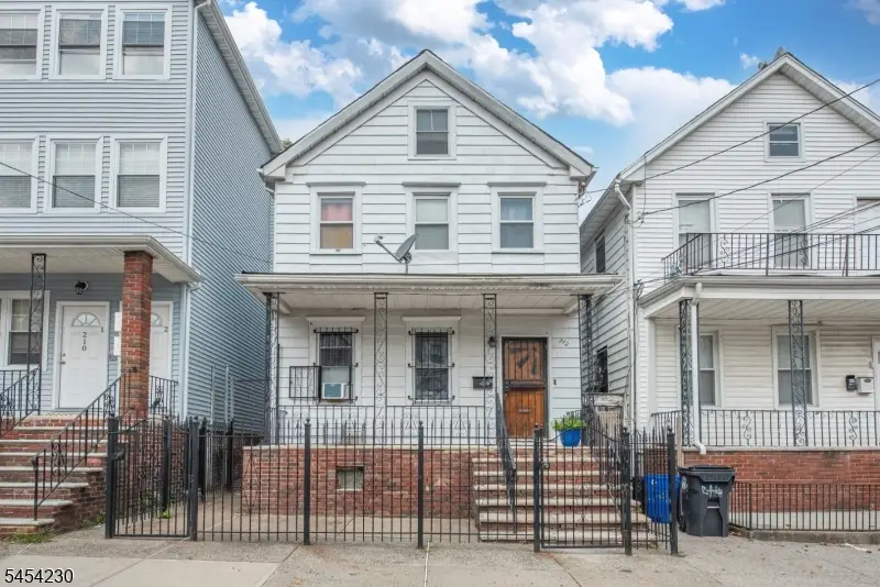 212 Garside St, Newark, NJ 07104 - #1