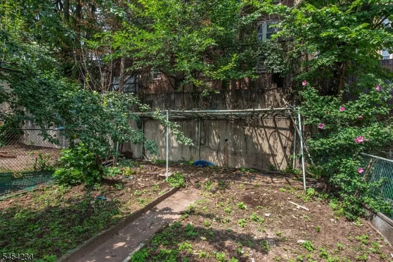 212 Garside St, Newark, NJ 07104 - #3