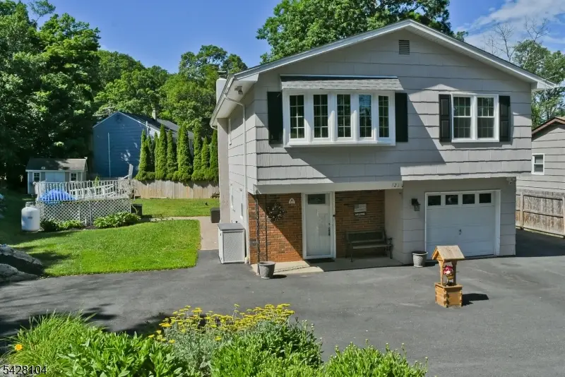 121 Leland Trl, Hopatcong, NJ 07843 - #2
