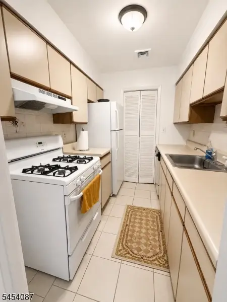 603 55th St #205, West New York, NJ 07093 - #3