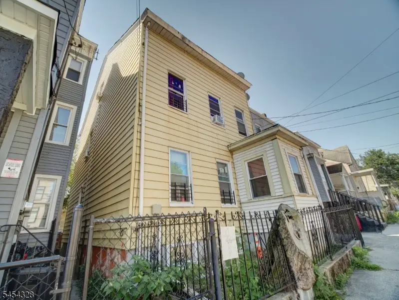 39 Hillman St, Paterson, NJ 07522 - #2