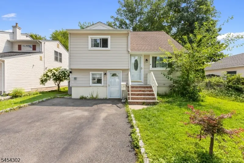 34 Roosevelt Ave, Lake Hiawatha, NJ 07034 - #1